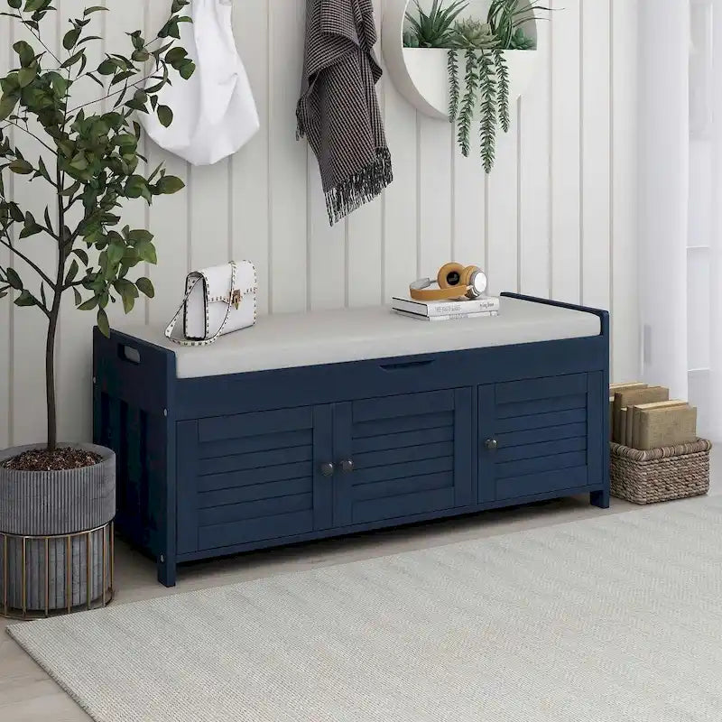 Banc de rangement pour chaussures de ferme avec coussin, portes persiennes et compartiment caché