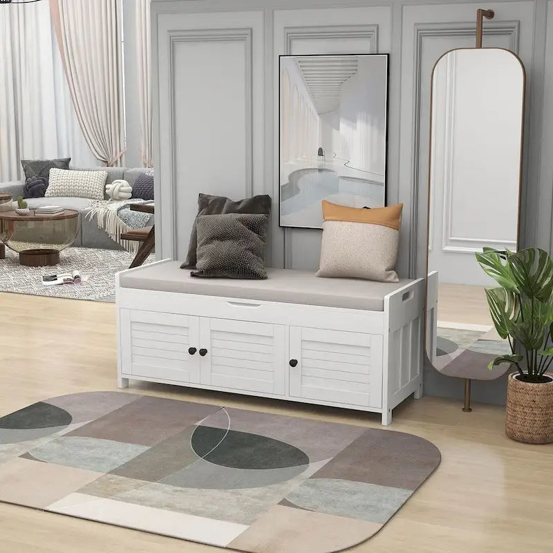 Banc de rangement pour chaussures de ferme avec coussin, portes persiennes et compartiment caché