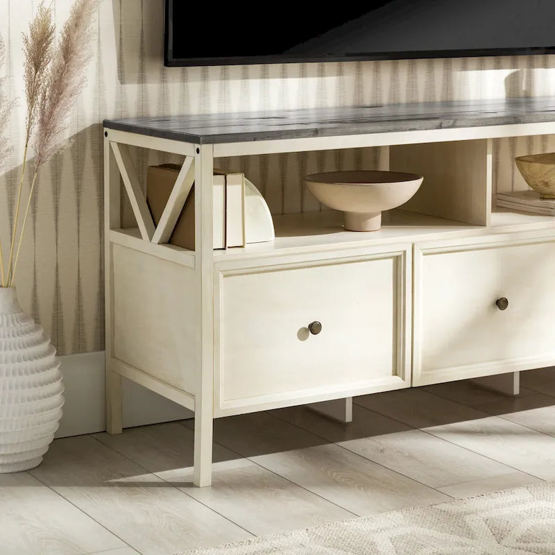 Meuble TV rustique bicolore de 60 po avec 3 tiroirs et compartiments ouverts — Style Ferme