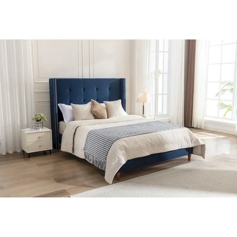 Cadre de lit King size en velours avec tête de lit capitonnée et pieds en noyer