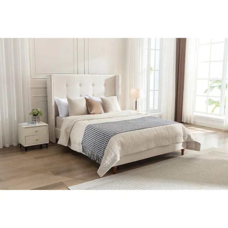Cadre de lit King size en velours avec tête de lit capitonnée et pieds en noyer
